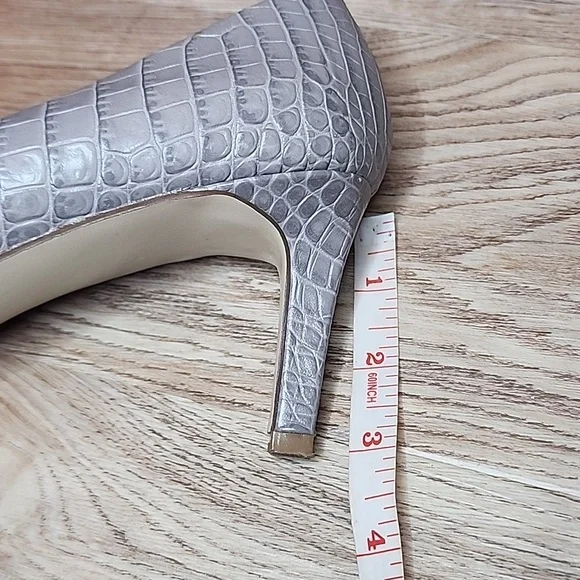 Nine West Womens Gwendle Pointed Toe Grey Pump Croc Embosed Closed Toe Shoes - Picture 12 of 14